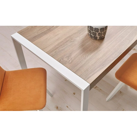 Mesa Tema y Sillas Andana